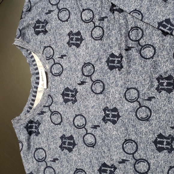 Universal Studios Wizarding World of Harry Potter - Long Sleeve - Picture 2 of 7